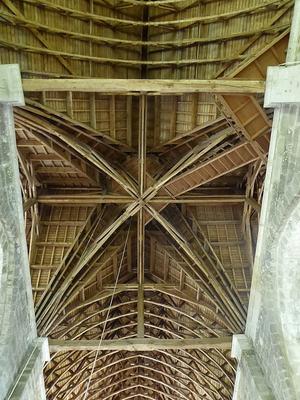 260-768px-Interior_of_Abbey_Church__Abbaye_de_Boquen__12_-Chris06.jpg