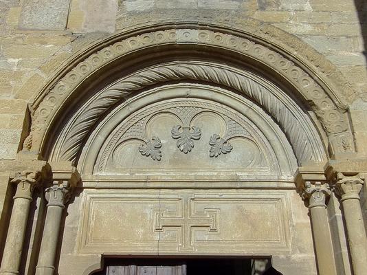 173-Jacquym-1024px-La_Benisson-Dieu_Eglise_abbatiale3.jpg