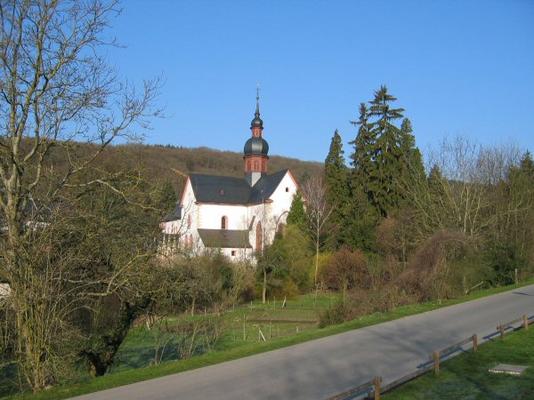 Gelbe_-_Kirche_Kloster_Eberbach.jpg