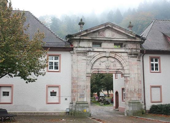 120-Lichtental-Dguendel_the_entrance_gate.JPG