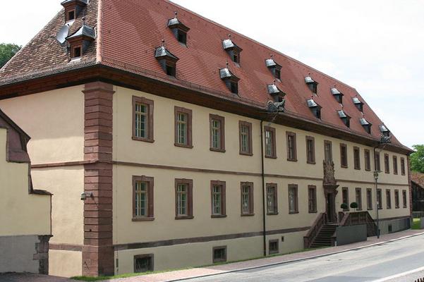 Rosenzweig-Bronnbach-800px-Kloster_Bronnbach_Bursariat_20070714.jpg