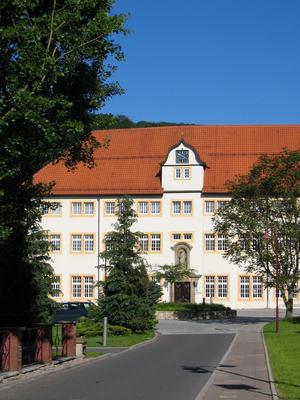 116-Gelbe-Reifenstein_Nordwestseite_der_Klosteranlage.JPG