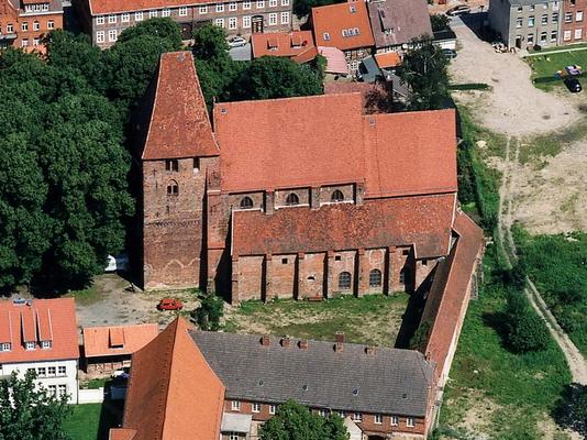 110-Rehna-Schiwago_assumed-Luftaufnahme_kloster_rehna_a.jpg