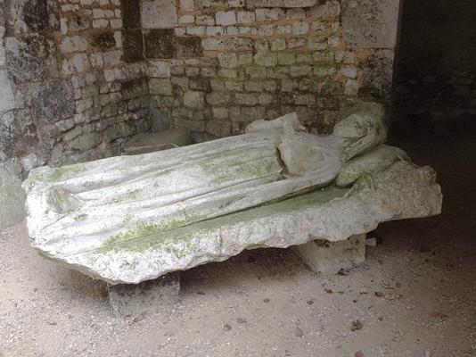 406-Giogo_Gisant_de_Marie_de_Ferrieres.JPG