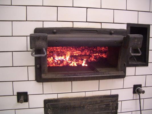 17-Oberschoenenfeld-Ofenfeuer.jpg