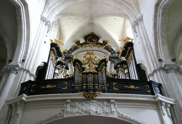 Bauer-Orgelempore_Stiftskirche_Lilienfeld.jpg