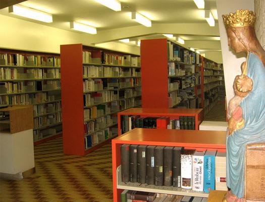 85-Rougemont-grand_bibliotheque.jpg
