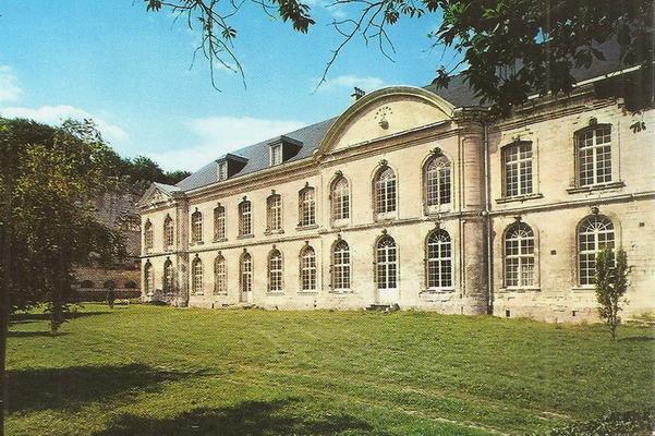 087-Bycro_-Abbaye_du_Gard__batiment_abbatial_3.jpg
