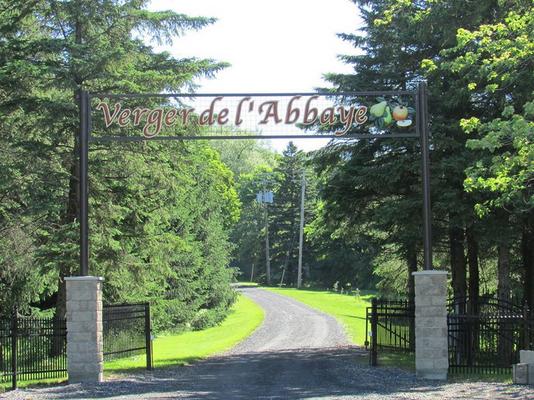 94-Rougemont-12466340_889786051136154_6835730885599811324_o.jpg