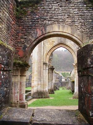 223-F5ZV -BE-LX-Orval_Abbaye_abbatiale_1.jpg