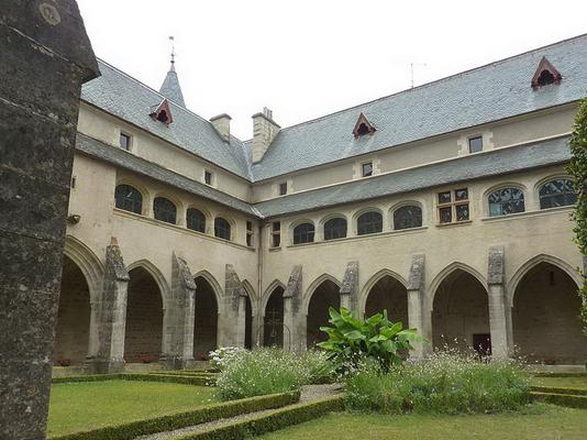 351-Chris06-Cloister__Abbaye_de_Loc-Dieu___5_.jpg