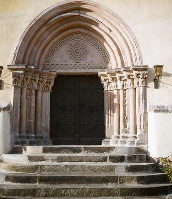 150-_Gelbe-Portal_der_ehemaligen_Klosterkirche_von_Altzella_eingebaut_in_die_Kirche_von_Nossen_Sachsen.jpg