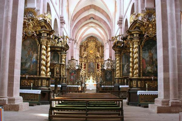 Rosenzweig-Bronnbach-800px-Kloster_Bronnbach_Kirche_Innenraum_20070714.jpg