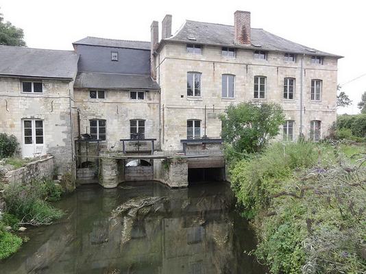 094-Vadencourt__Aisne__abbaye_de_Boheries_13_moulin_d_eau_sur_la_Sambre-Havang_nl_.JPG